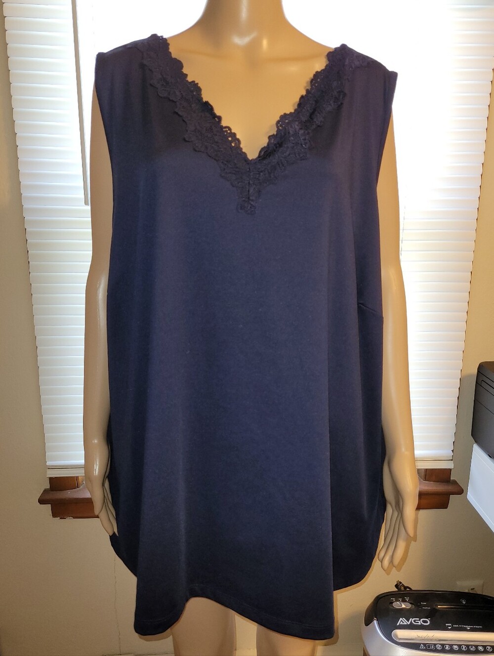 Catherines Classic Navy Lace-Trim Tank Size 30-32.